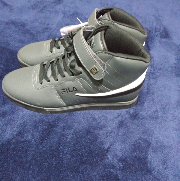 NWOB Fila Tennis Shoe - Picture 3 of 5